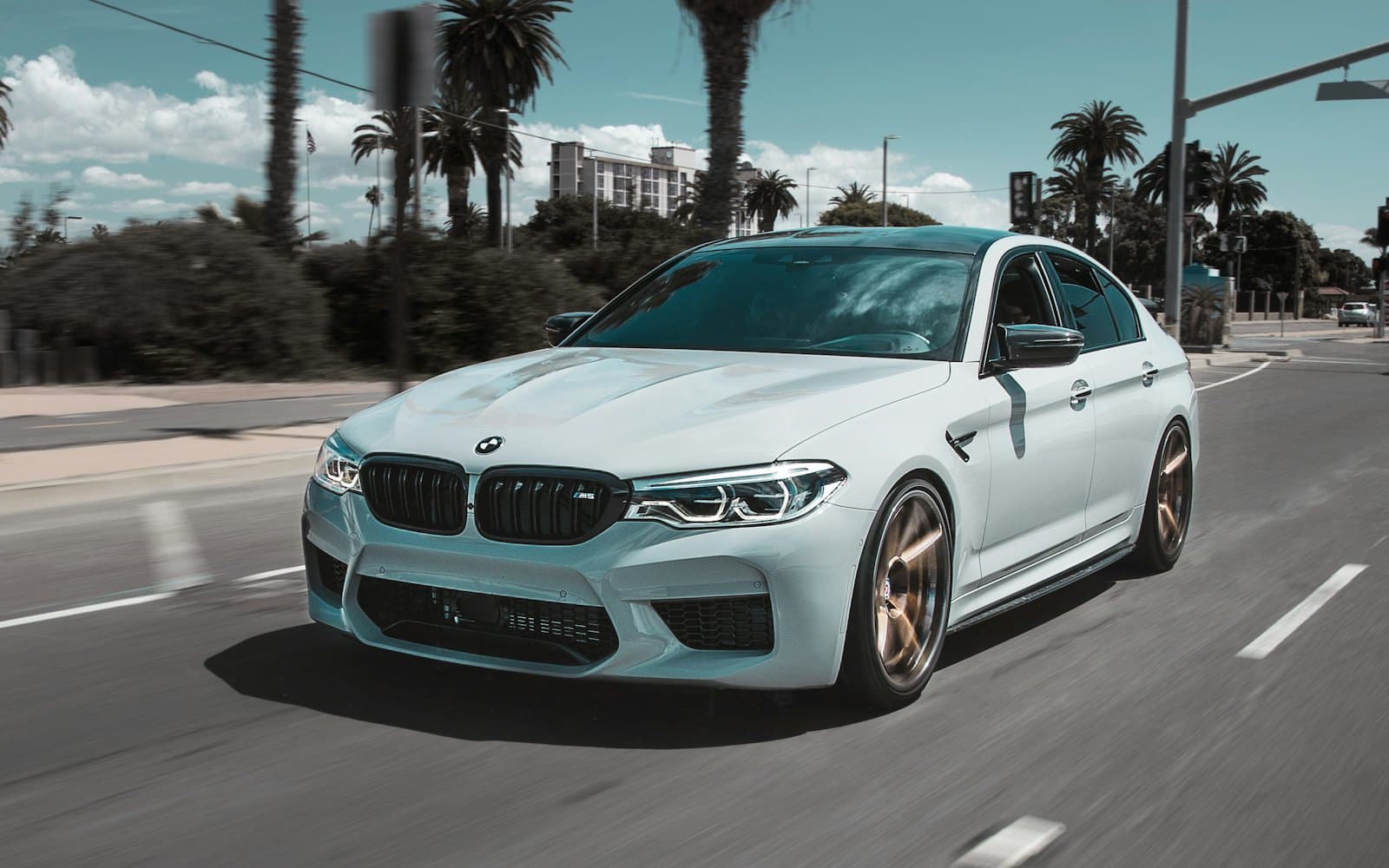 BMW M5 branca